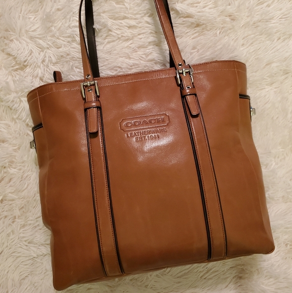 Coach Handbags - Vintage ♡ Coach Leather Tote/Bag
